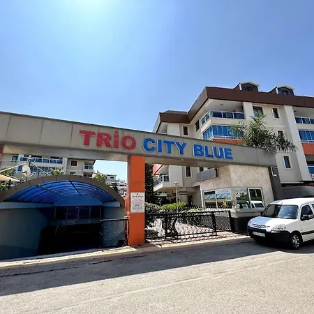 Penthouse 4 Bedrooms, 1 Living Room, To The Sea 7 Minutes Walk Apartment