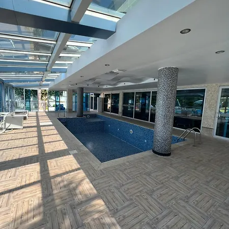 Apartment Penthouse 4 Bedrooms, 1 Living Room, To The Sea 7 Minutes Walk Alanya
