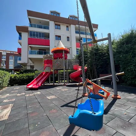 Apartment Penthouse 4 Bedrooms, 1 Living Room, To The Sea 7 Minutes Walk