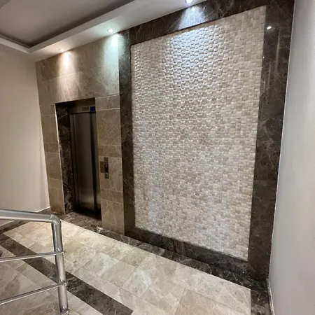 Penthouse 4 Bedrooms, 1 Living Room, To The Sea 7 Minutes Walk *