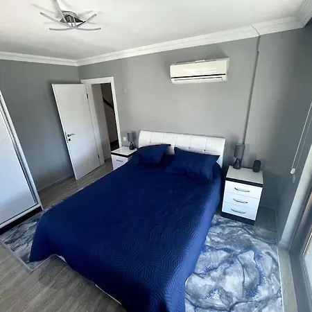Penthouse 4 Bedrooms, 1 Living Room, To The Sea 7 Minutes Walk Alanya